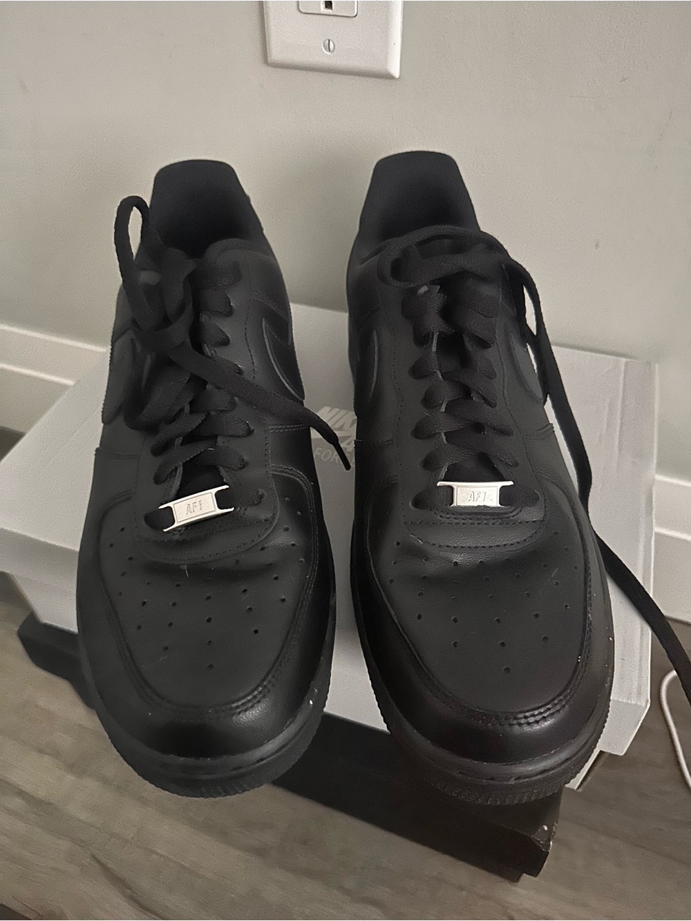 Nike Black Lowrise Air Force 1 ‘07 Men’s 10.5